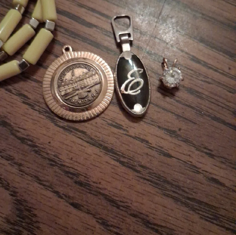 Fashion Jewelry 18 Piece Miscellaneous Lot